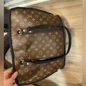 Louis Vuitton purse